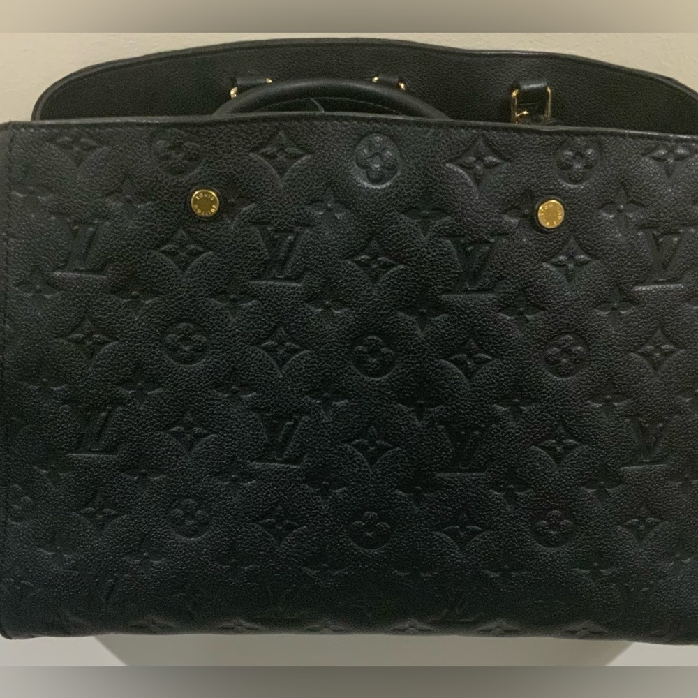 Louis Vuitton
Montaigne GM Bag
